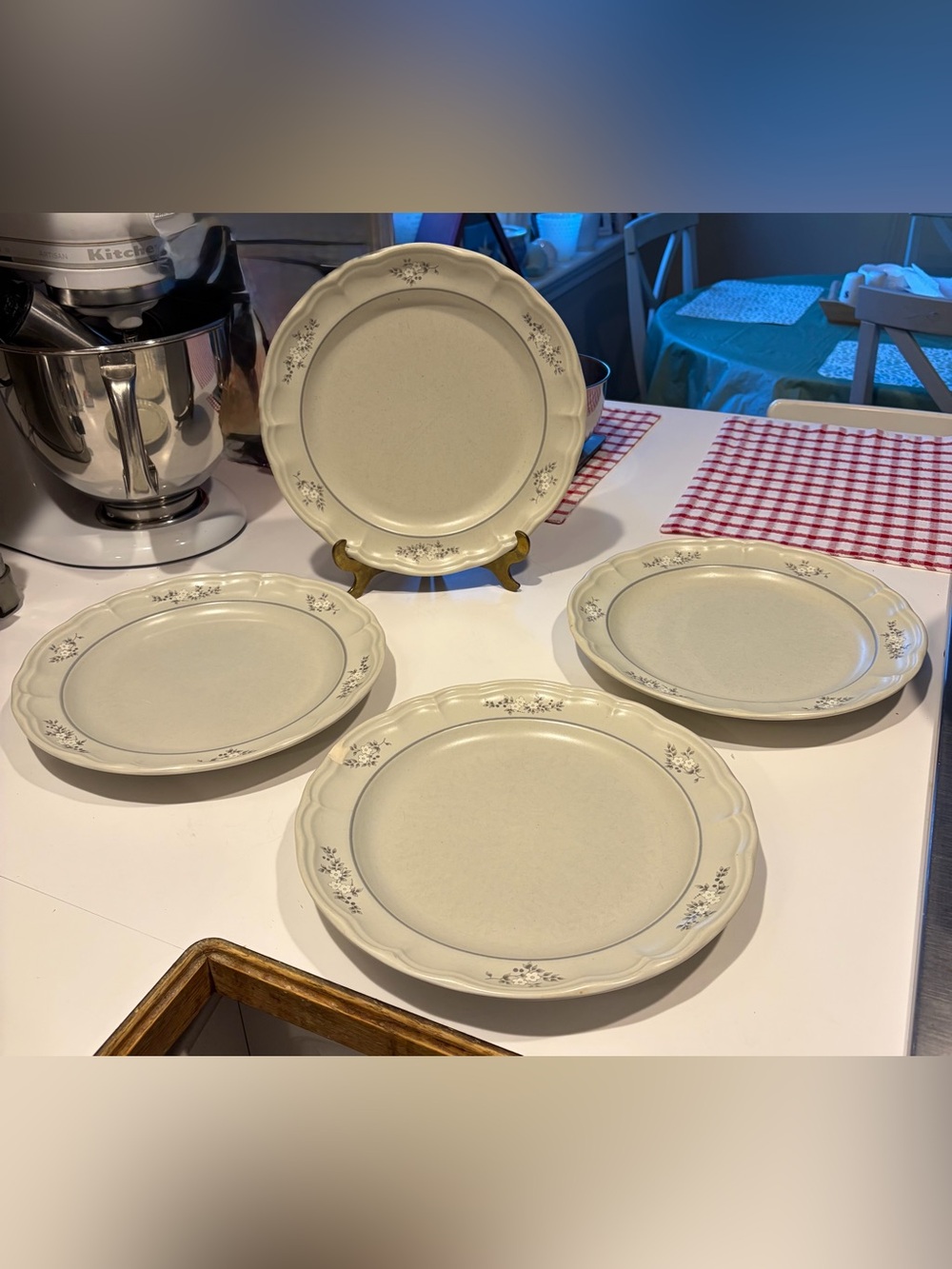 4 Pfaltzgraff Heirloom Dinner Plates - Gray Border Trim Retired Pattern